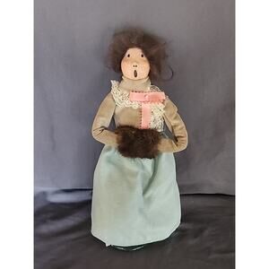 1986 BYERS CHOICE The Carolers Christmas 12" Victorian Woman Brown Muff & Hair